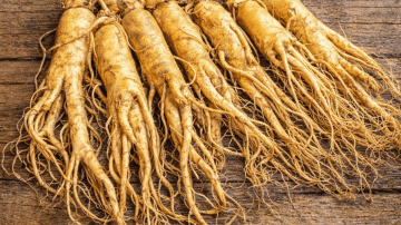 Hibiscus, Clove & Bay Leaf Detox Drink — A Refreshing Antioxidant Iced Herbal Tea Recipe